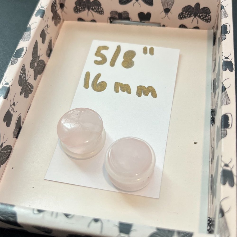 Rose quartz single flared plugs gauges 5/8 16mm, $10 when bundled